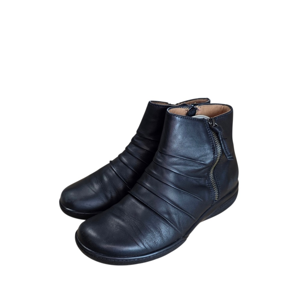 Clarks Womens Black Leather Ankle Boots Comfort Side Zip Low Heel Size 7.5